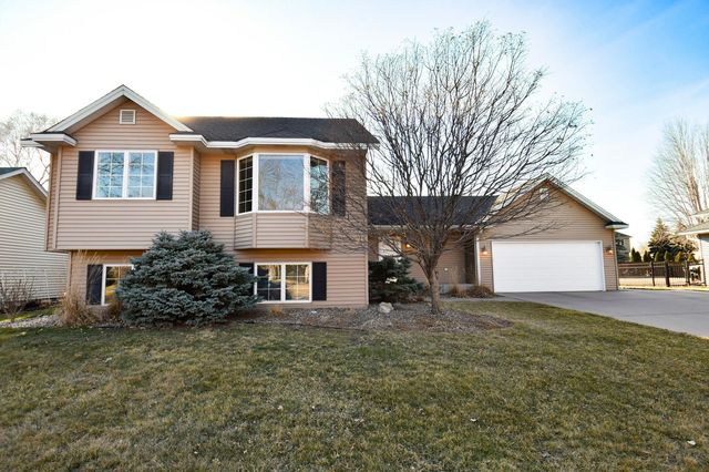 1820 Highland Dr, Hastings, MN 55033