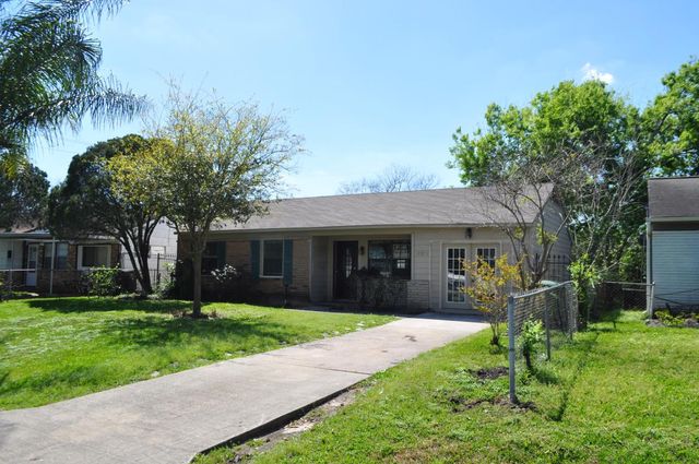 10214 Chesterfield Dr, Houston, TX 77051