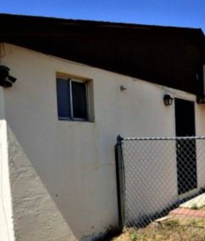 1192 3rd St #1, Las Cruces, NM 88005