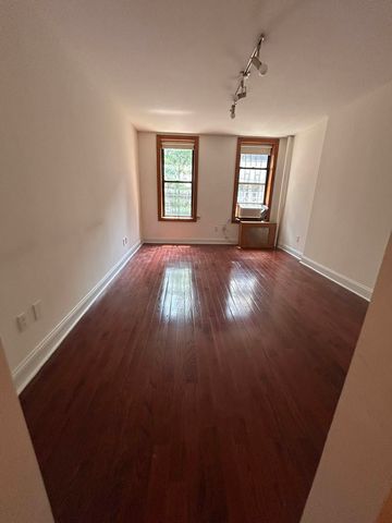 146 W  10th St #3U, New York, NY 10014