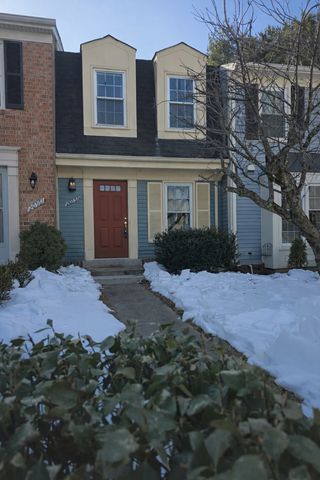 20559 Strath Haven Dr, Gaithersburg, MD 20886