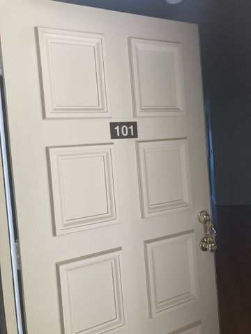130 W  Mountain St #101, Glendale, CA 91202