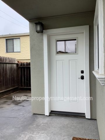 1950 17th Ave, Santa Cruz, CA 95062