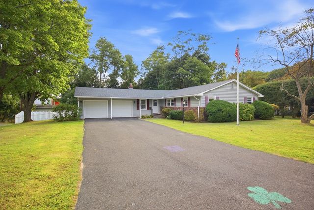 2 Drake Ln, Holyoke, MA 01040