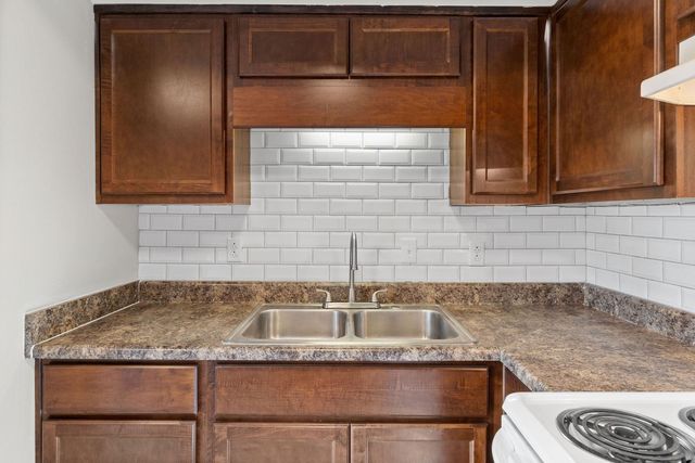 1231 Stateline Rd #47, Oak Grove, KY 42262