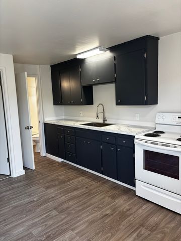 306 S  28th St #A, Tacoma, WA 98402