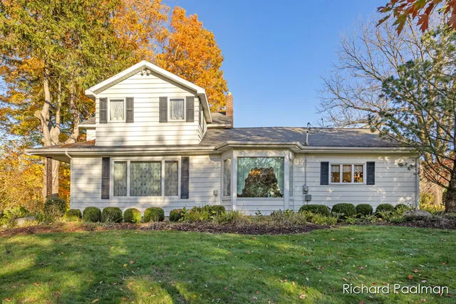 7472 84th St SE, Caledonia, MI 49316