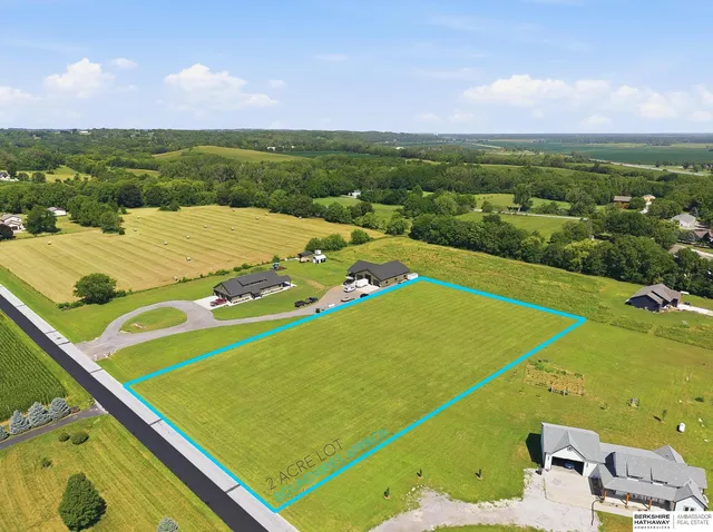 2 County Road P32, Fort Calhoun, NE 68023
