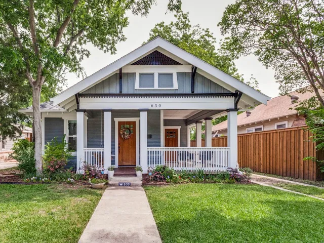 630 N  Edgefield Ave, Dallas, TX 75208