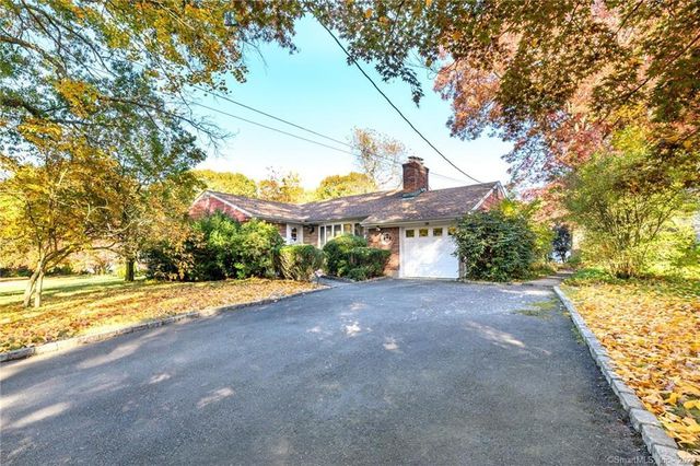 219 Little Hill Dr, Stamford, CT 06905