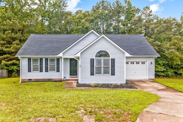 5928 Lively Ct, Fayetteville, NC 28306