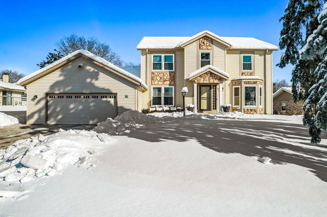 4026 South 106th STREET, Greenfield, WI 53228