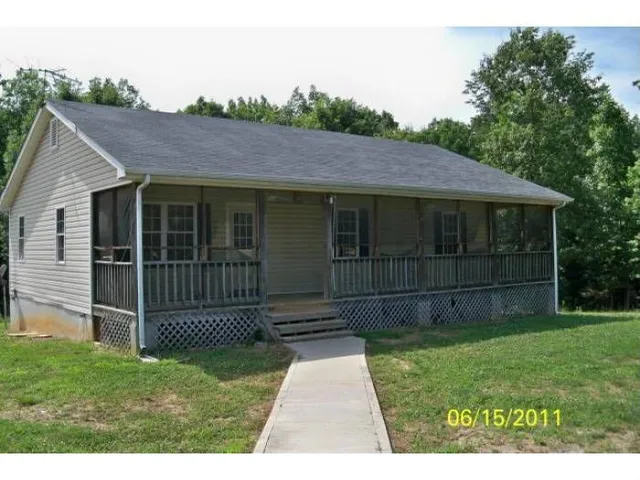 965 Woodmans Rd, Crewe, VA 23930