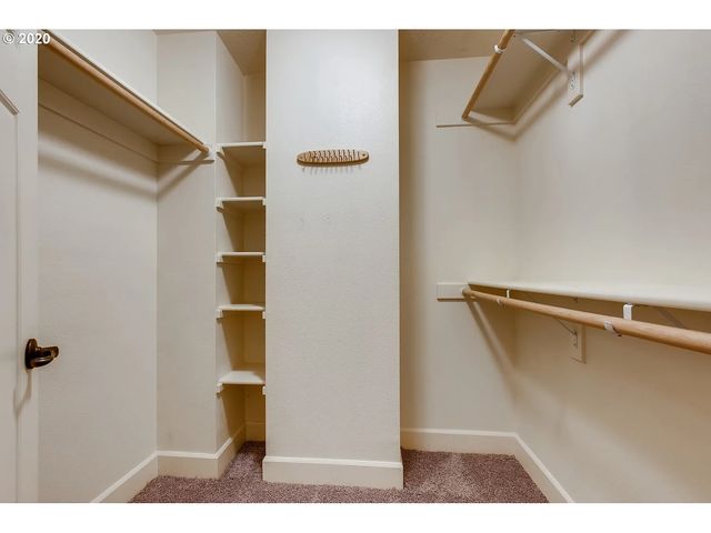 1402 Parrish St, Lake Oswego, OR 97034