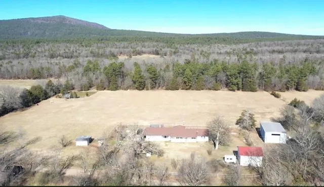 4682 Barto Rd, Waldron, AR 72958