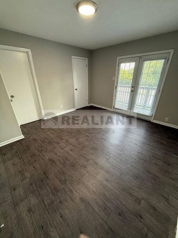 2021 Cambridge Dr #8, Lexington, KY 40504