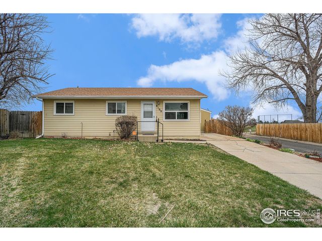 8109 Taylor Ct, Fort Collins, CO 80528