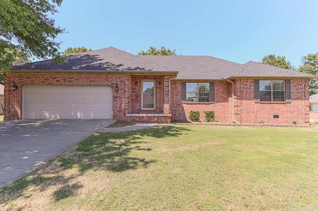 3005 Carriage Hill Dr, Paragould, AR 72450