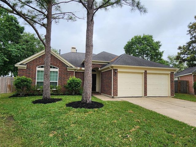 3803 Summerfield Dr, Pearland, TX 77584