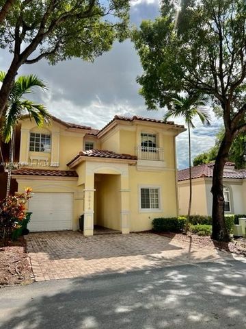 10914 NW 69th Ter, Doral, FL 33178
