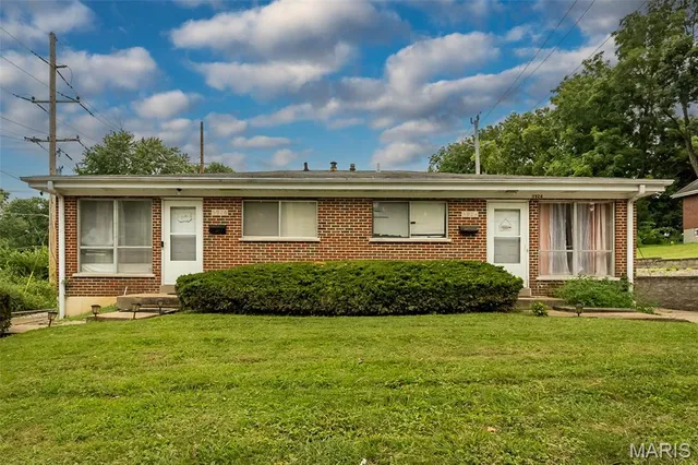 3924 Geraldine Ave, Saint Ann, MO 63074
