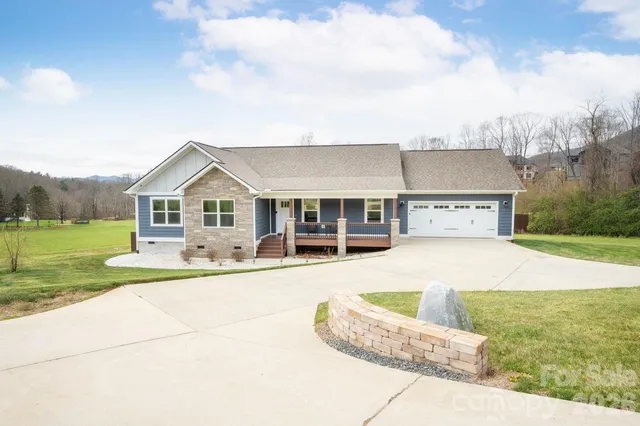 311 Hookers Gap Rd, Candler, NC 28715