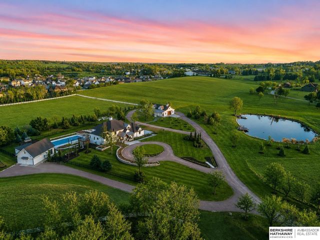 10617 N  156th St, Bennington, NE 68007