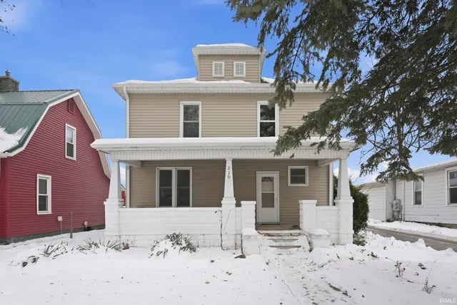 210 N  Walnut St, Columbia City, IN 46725