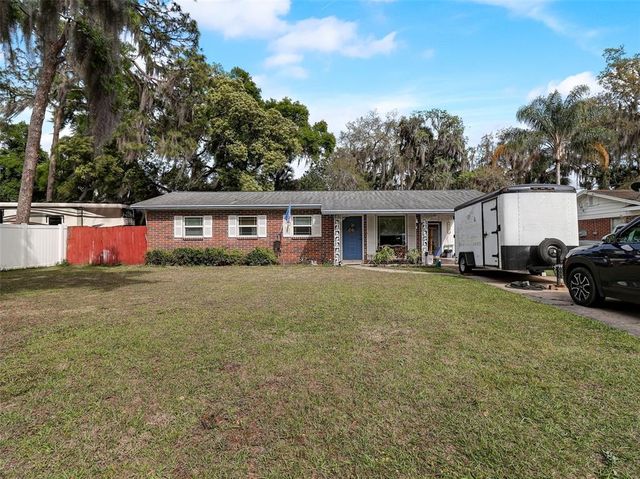 1010 Foote St, Eustis, FL 32726