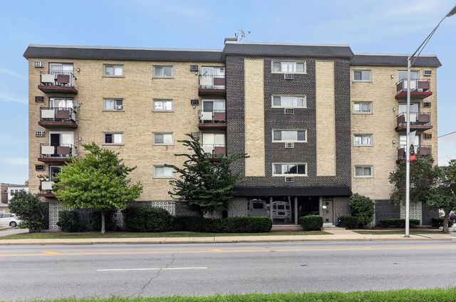 1247 S  Harlem Ave #401, Berwyn, IL 60402