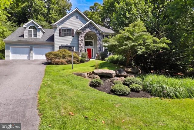 229 Poplar Ln, Elizabethtown, PA 17022