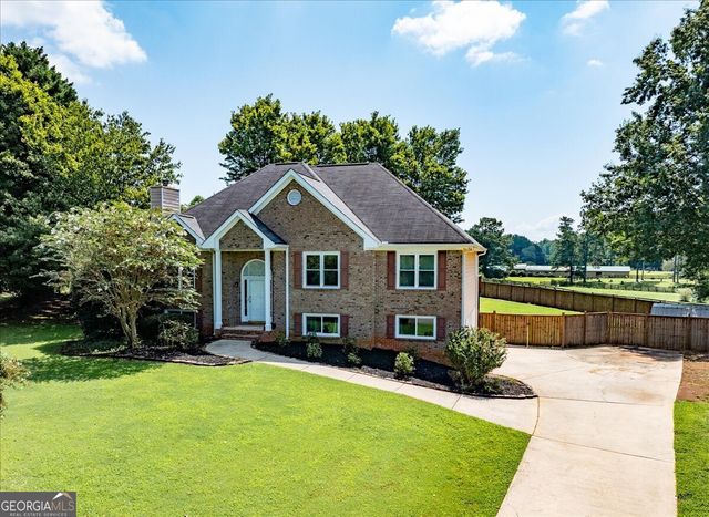 2220 Ellen Ln, Cumming, GA 30040