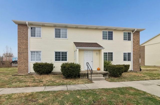 600 S  East St #303, Gardner, IL 60424