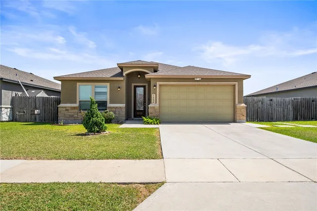 1826 Bay Landing Drive, Portland, TX 78374