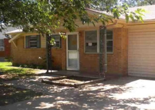 1115 W  Cornelia Ave, Iowa Park, TX 76367