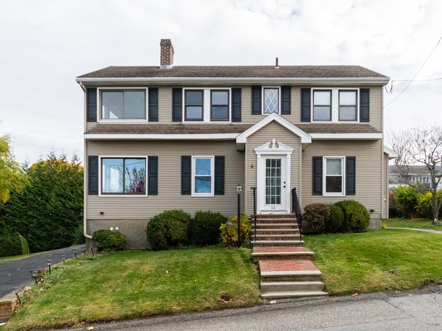 11 Wedgewood St, Quincy, MA 02171