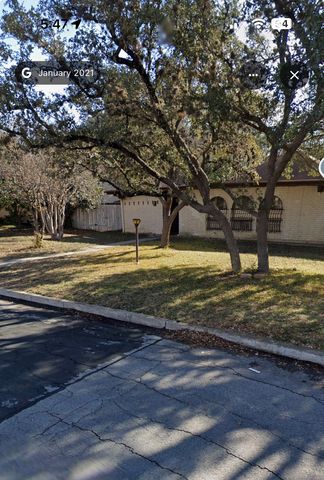 100 Cotillion Dr, Castle Hills, TX 78213