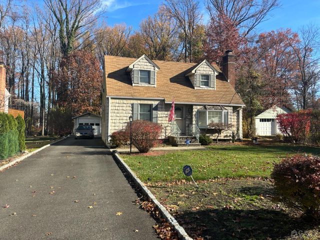 46 Revere Blvd, Edison, NJ 08820