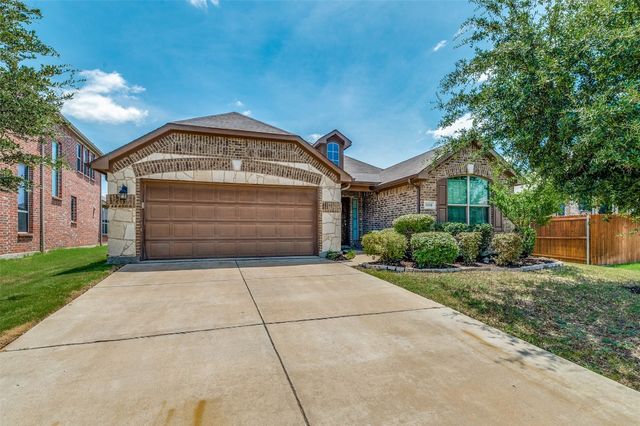 1008 Crest Meadow Dr, Fort Worth, TX 76112