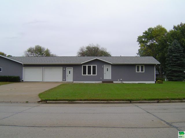 552-554 6th Ave NW, Sioux Center, IA 51250