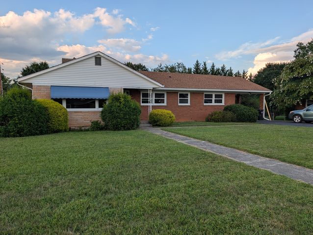 449 Cameron Dr, Vinton, VA 24179