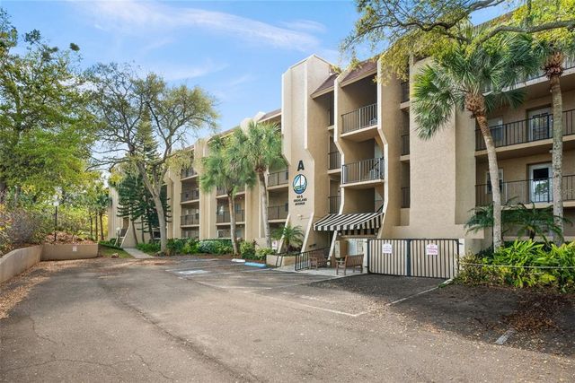 90 S  Highland Ave #411, Tarpon Springs, FL 34689