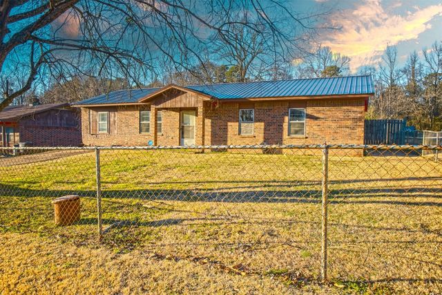 1003 N  Lukfata St, Broken Bow, OK 74728