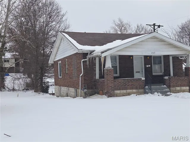3500 Colonial Ave, Saint Louis, MO 63121