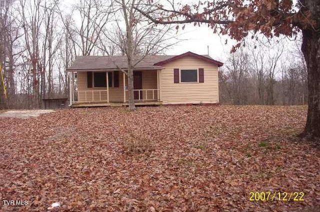 125 Fish Ln, Bolivar, TN 38008