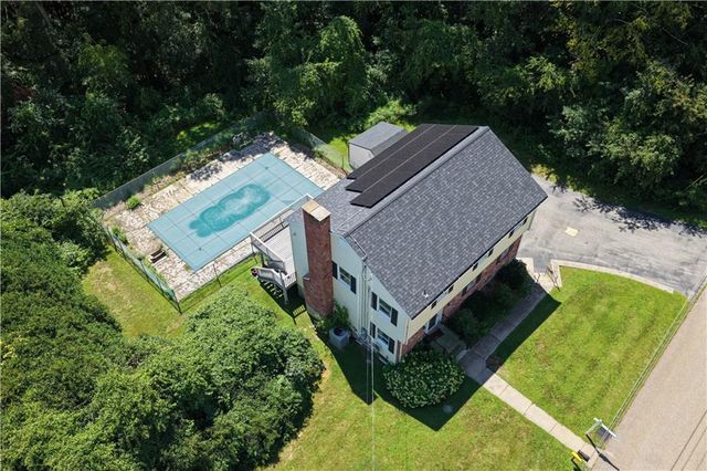 8 Pequot Ave, Westerly, RI 02891