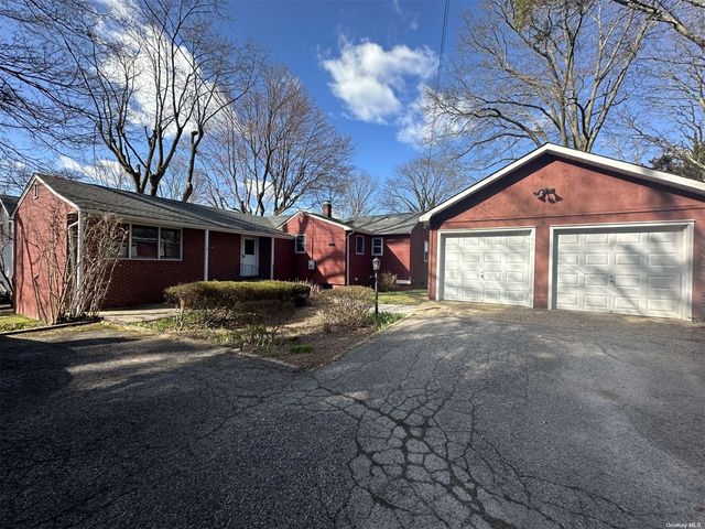 14 Maple Street, Glen Head, NY 11545