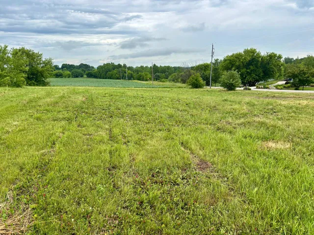 7087 NENNO ROAD, Allenton, WI 53002