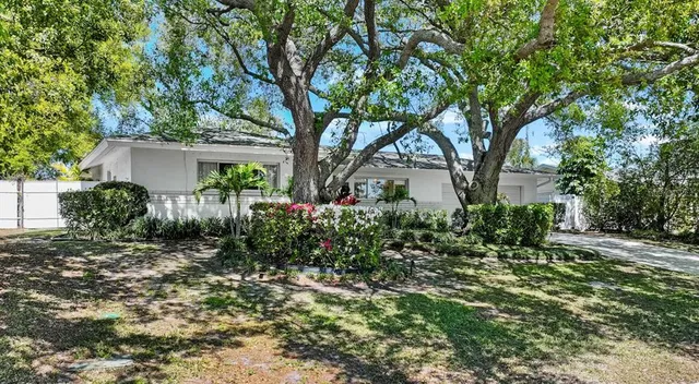 3723 Orchard Grove Ln, Largo, FL 33770