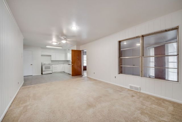 1002 Majors Dr, Mesquite, TX 75149